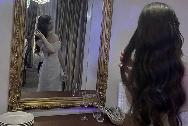 В больнице скончалась девушка пострадавшая от атаки БПЛА на Батайск 19 летняя жительница Батайска Дарья получившая тяжелые ранения во время атаки БПЛА на город в декабре скончалась в больнице Об этом сообщает ТАСС со ссылкой на пресс службу администрации города Похоронят девушку 9 февраля Напомним Батайск подвергся атаке БПЛА 18 декабря Тогда пострадали семь человек Мама Дарьи погибла с ней простились 21 декабря Коллектив 1Rnd выражает соболезнования родным и близким Дарьи Подпишись на 1Rnd в МАХ Написать в редакцию