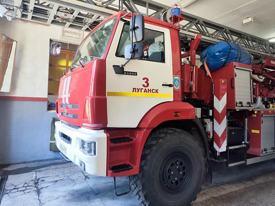 В ЛНР за сутки потушили 13 пожаров За прошедшие сутки сотрудники МЧС России в Луганской народной республике ликвидировали 13 пожаров, в одном из которых погиб человек, сообщили в ГУ МЧС по ЛНР. На водных объектах происшествий не было. Инженерно-сапёрные подразделения обработали 3 заявки, обследовав 5,5 га территории, взрывоопасные предметы не обнаружены. Пожарно-спасательные службы к ликвидации последствий ДТП не привлекались.