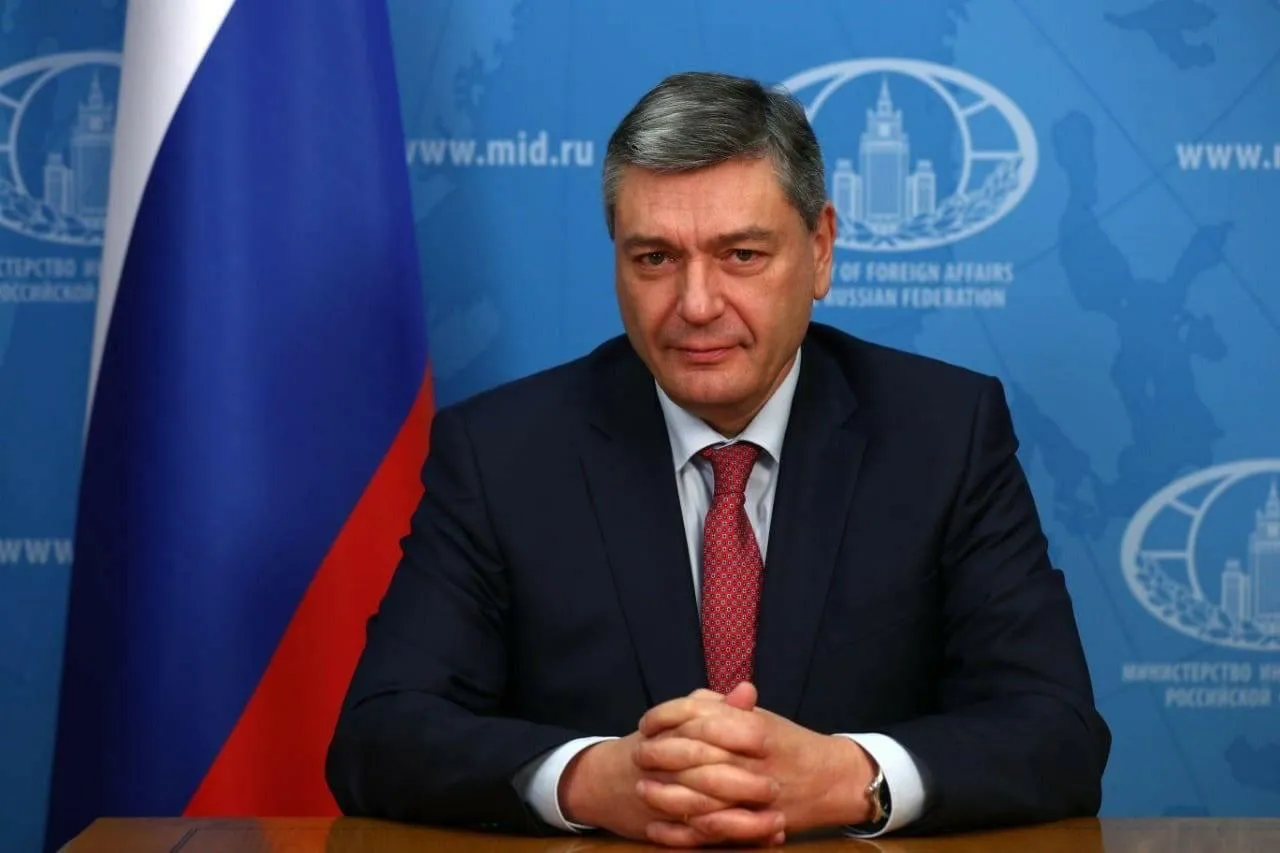 4 мая заместитель Министра иностранных дел Российской Федерации А Ю Руденко провёл встречу с депутатом палаты советников Парламента Японии М Судзуки С российской стороны были изложены принципиальные оценки нынешнего состояния двусторонних отношений с Японией которые стараниями Токио отброшены на десятилетия назад Внимание парламентария было привлечено к шагам японского руководства по милитаризации страны расширению военно технического содействия киевскому режиму Было указано что для возобновления межгосударственных контактов требуется подкреплённый предметными мерами отказ японских властей от враждебного антироссийского курса не отвечающего интересам Японии и её народа