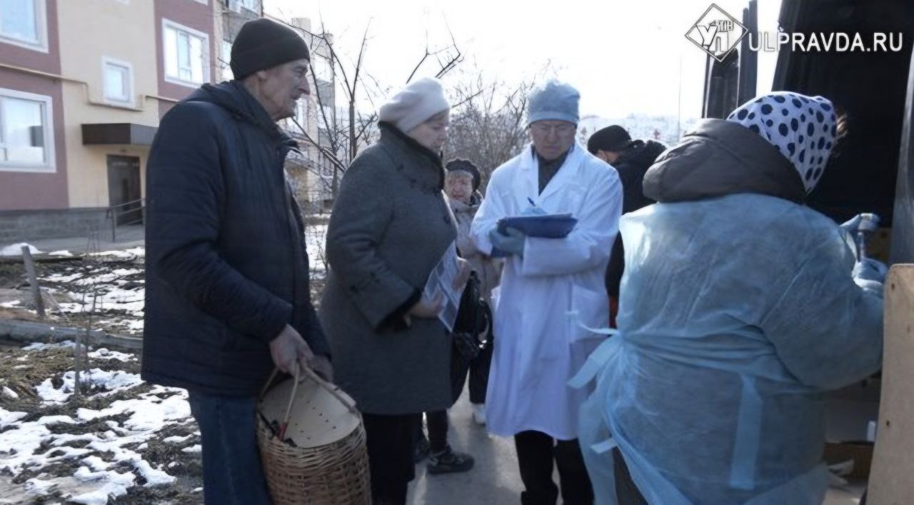 В Засвияжском районе Ульяновска ввели карантин по бешенству  В зоне риска. На  улице Ефремова, на территории гаражного кооператива, один из собственников обнаружил мертвую собаку. Исследования показали – у животного бешенство. Чего стоит опасаться местным жителям и какие шаги приняты для ликвидации последствий ЧП – в репортаже Александры Никитиной.