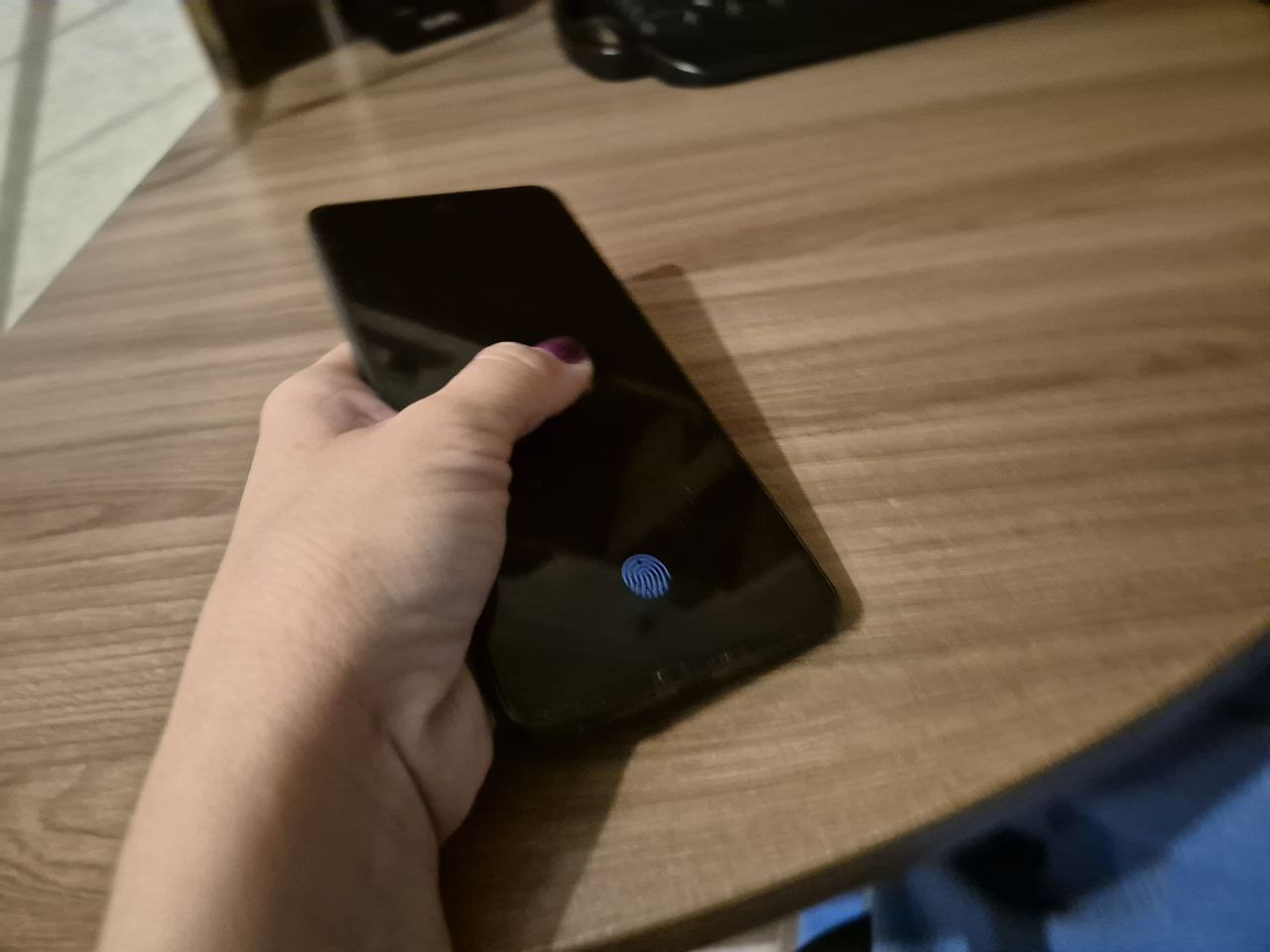 Эксперт Хволес назвал главную опасность бесплатных VPN VPN сервисы серьёзно вошли в жизнь рядового россиянина Виртуальная частная сеть позволяет установить зашифрованное соединение между устройством и интернетом Это происходит через специальный сервер основная цель которого защита конфиденциальной информации в интернете предотвращение утечек и отслеживание действий пользователя Однако с недавнего времени роль VPN сервисов в значительной степени поменялась Теперь их используют не для защищённого соединения а исключительно для доступа к различным сервисам Для сохранения привычного уклада жизни готовы пожертвовать даже собственной безопасностью ведь многие эксперты уверены бесплатные VPN могут всерьёз навредить вашему устройству и вашей личной безопасности На самом деле защитные сервисы оказываются троянским конём который способен открыть злоумышленникам доступ к личной информации К тому же низкий уровень цифровой грамотности превращает инструмент безопасности в главную уязвимость считает эксперт по IT технологиям Денис Хволес Полностью материал читайте на сайте Телеканал Краснодар