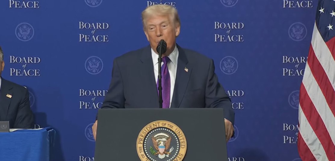 Президент США заявил что Азербайджан и ещё ряд государств совместно направили более 7 миллиардов долларов в бюджет Совета мира Сегодня я рад сообщить что Казахстан Азербайджан ОАЭ Марокко Бахрейн Катар Саудовская Аравия Узбекистан и Кувейт внесли свыше 7 миллиардов долларов в пакет помощи Это великолепно Спасибо вам отметил Трамп Прислать новость   Подпишись на нас в соцсетях Подпишись на BT News