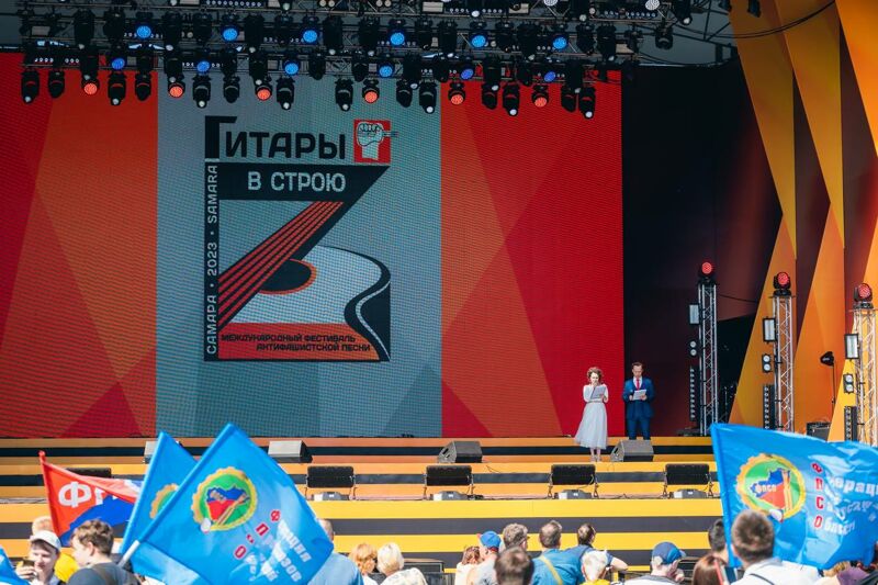 В деятельности АНО «COTA» обнаружены нарушения Счётная палата проверила эффективность использования организацией бюджетных средств Счётная палата Самарской области нашла нарушения в деятельности автономной некоммерческой организации «Региональный центр реализации проектов "СОТА"». Ведомство проверило эффективность, правомерность и целевое использование организацией средств областного бюджета. Плановая проверка проведена за 2023-2024 годы. В ходе проведения контрольного мероприятия установлены нарушения требований бюджетного и трудового законодательства, Федерального закона от 06.12.2011 № 402-ФЗ «О бухгалтерском учёте», локальных правовых актов, — сообщили в региональной Счётной палате. Отчет о результатах проверки направлен губернатору Самарской области и в самарскую губдуму. В АНО «COTA» ведомством направлено представление. Кроме того, по выявленным нарушениям направлены информационные письма в правительство Самарской области, региональное министерство финансов, управление делами губернатора Самарской области и правительства Самарской области, а также в правоохранительные и надзорные органы. Как указано на официальном сайте организации, АНО «СОТА» создано в 2021 году по поручению правительства региона «в целях эффективной реализации основных направлений стратегического развития Самарской области, формирования гражданской активности, повышения уровня социального самочувствия граждан, пропаганды общегосударственных целей и сохранения духовно-нравственного и культурного потенциала Самарского региона». Учредителем организации является правительство региона. Функции и полномочия учредителя в отношении АНО «СОТА» осуществляет министерство внутренней политики Самарской области. Директор организации — Ирина Озернова. Организация оказывает услуги по реализации проектов, направленных на решение приоритетных задач развития Самарской области, организации и проведению социально значимых акций, а также мероприятий по поддержке гражданских инициатив, в том числе приуроченных к праздничным дням, памятным датам, профессиональным праздникам и иным значимым событиям.