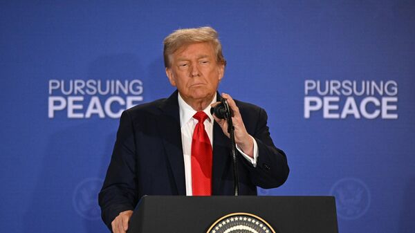 "Через две-три недели": Трамп заявил, что подумает над усилением давления на Россию Президент США Дональд Трамп заявил, что может подумать над возможностью усиления давления на Россию и торговых партнеров Москвы в следующие две-три недели. Об этом американский лидер заявил в интервью телеканалу Fox News