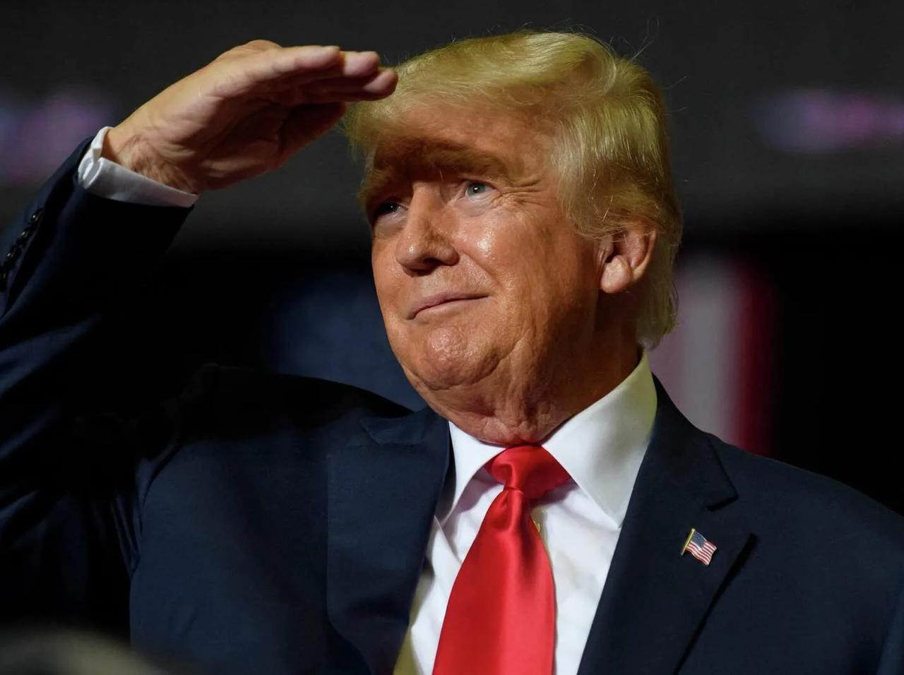 Европейские страны пытаются организовать переговоры с Трампом до его встречи с Путиным на Аляске  Об этом сообщает Bloomberg со ссылкой на источники.  Новости Дня