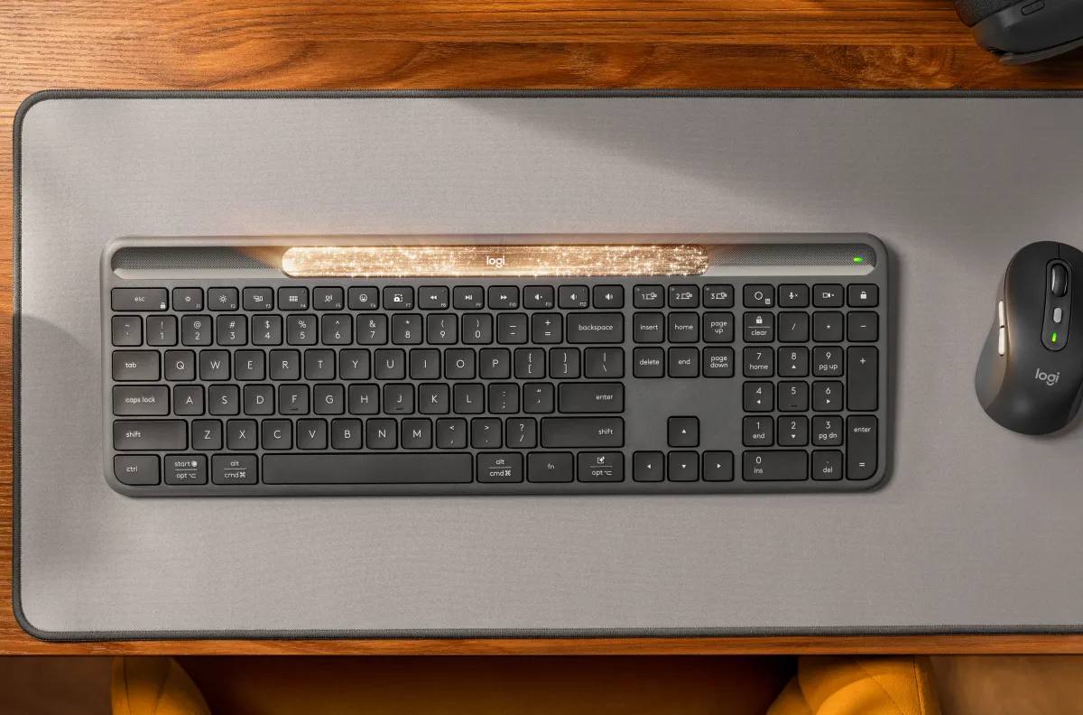 Logitech показали клавиатуру которая работает от СОЛНЦА или лампочки Signature Solar K980 Говорят что под полной зарядкой она проживёт до 4 месяцев в темноте так что жители Питера могут быть спокойны Стоит такая беспроводная клавиатура всего 100 xor journal