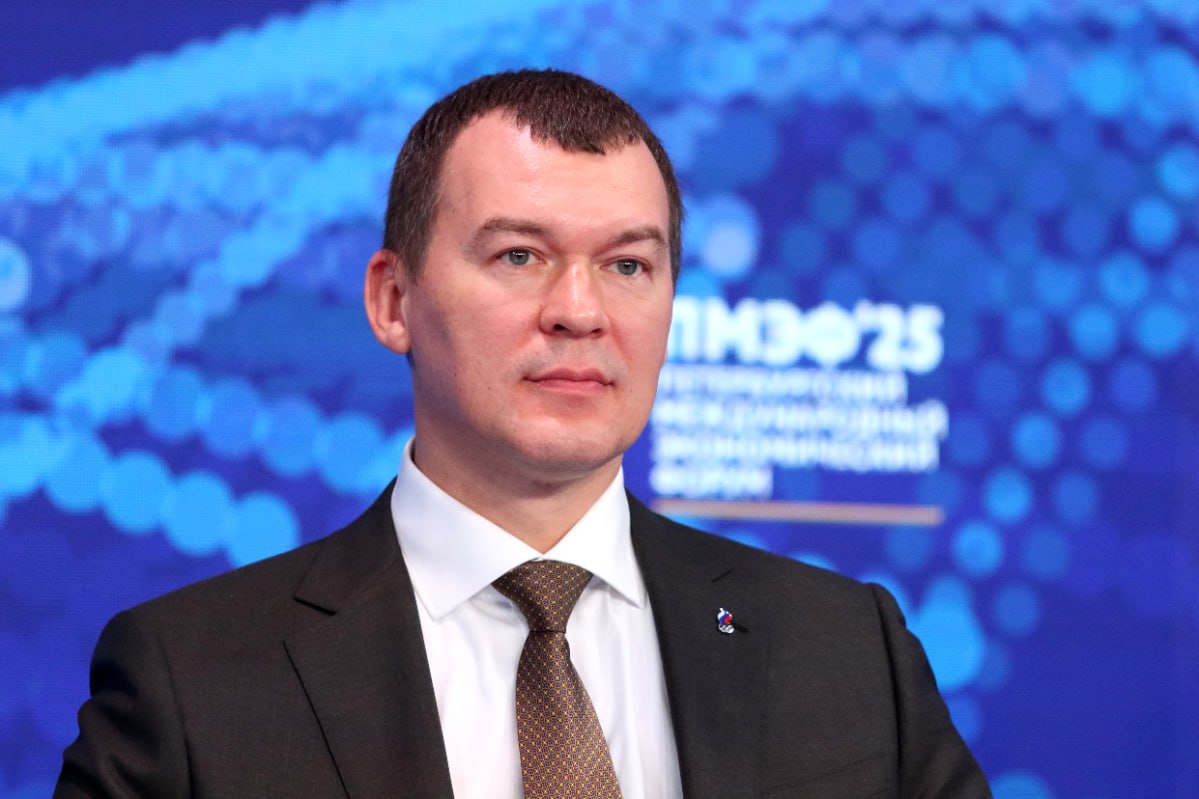 Дегтярев талисманом олимпийцев будет нормальный мишка как на Играх 1980 Новый единый маскот олимпийской команды России мишка разработан на основе официального талисмана Олимпиады 1980 года сообщил глава Олимпийского комитета России Михаил Дегтярев По словам Дегтярева талисман проходит регистрацию в качестве товарного знака в Федеральной службе по интеллектуальной собственности Он заменит синего медведя который неизвестно откуда взялся У нас будет нормальный мишка приводит слова Дегтярева Матч ТВ В апреле 2019 года ОКР представил два талисмана национальной команды Это были кот шапка ушанка и мишка неваляшка матрешка Global Look Press Подписаться на РБК Спорт