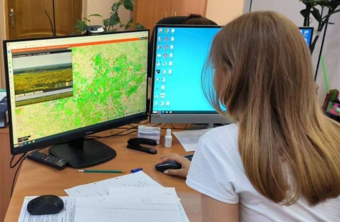 В ГД предложили узаконить перерывы на отдых для тех, кто работает за компьютером Проблема стала актуальной после того, как с 1 января 2021 года утратили силу прежние нормативы по охране труда, которые содержали рекомендации по предоставлению таких перерывов. А Трудовой кодекс лишь предоставляет работодателям право самостоятельно устанавливать перерывы. Профсоюзы поддержали такую позицию. Подробности: