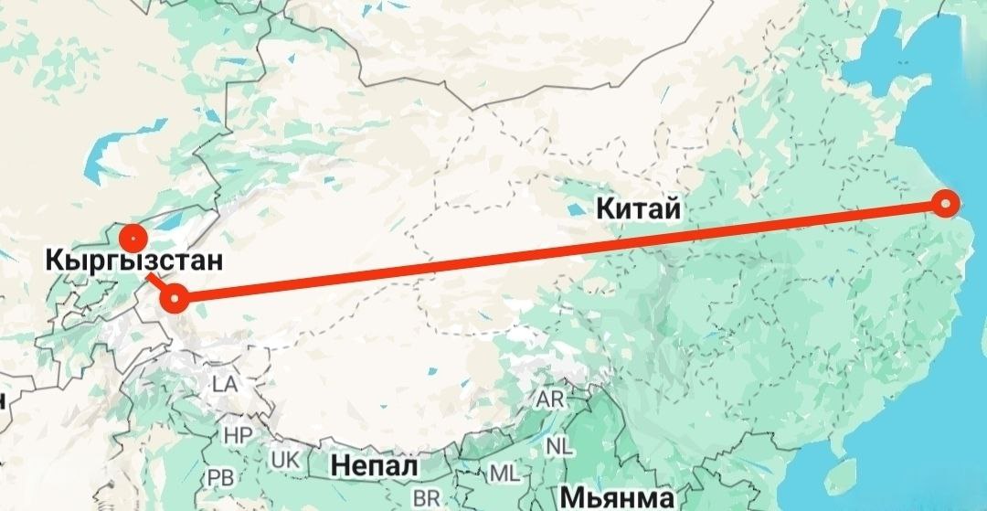 В Китае впервые запустили мультимодальные контейнерные перевозки из Шанхая в Кыргызстан Из Шанхая деловой столицы КНР отправили по мультимодальному маршруту Китай Кыргызстан первый контейнерный поезд с промышленным сырьём передает Синьхуа Сначала груз проследует по железной дороге в Кашгар СУАР КНР После этого контейнеры перегрузят на автотранспорт который отправится через пункт пропуска Торугарт в Кыргызстан ℹ Предполагается что отправка грузов по мультимодальному маршруту позволит сократить затраты на транспортировку грузов на 30 а также открыть новый логистический канал для поставок за рубеж продукции предприятий Шанхая Читайте также Из Гуанчжоу отправляют 30 контейнеров в неделю по мультимодальному маршруту КНР Кыргызстан Узбекистан Logistan info Логистика Экономика