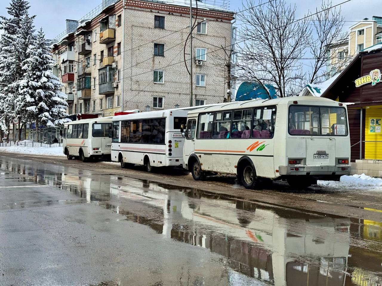 Подорожает проезд на автобусе в Биробиджане С 1 декабря тариф на пассажирские перевозки в Биробиджане вырастит на 6 рублей и составит 35 рублей ну куда больше город маленький же зачем такие цены Подпишись на нас в МAХ