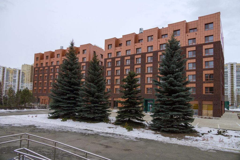 Межвузовский кампус Челябинска вошел в число лучших инвестпроектов gubernia74 ru articles society 1137432 Проект межуниверситетского кампуса международного уровня получил премию Ведомости Имупульс в номинации Образование XXI века Награду южноуральской делегации которую возглавлял министр образования и науки Челябинской области Виталий Литке вручил вице премьер Александр Новак Эта победа вновь подтверждает высокую оценку слаженной работы всех участников проектной группы подрядчиков университетов и коллектива министерства обратил внимание Виталий Литке В успешной реализации проекта огромную роль играет поддержка региона и лично губернатора Алексея Текслера Мы уже активно работаем над содержательным наполнением кампуса в ближайшей перспективе пройдет защита продуктовых программ t me chgub