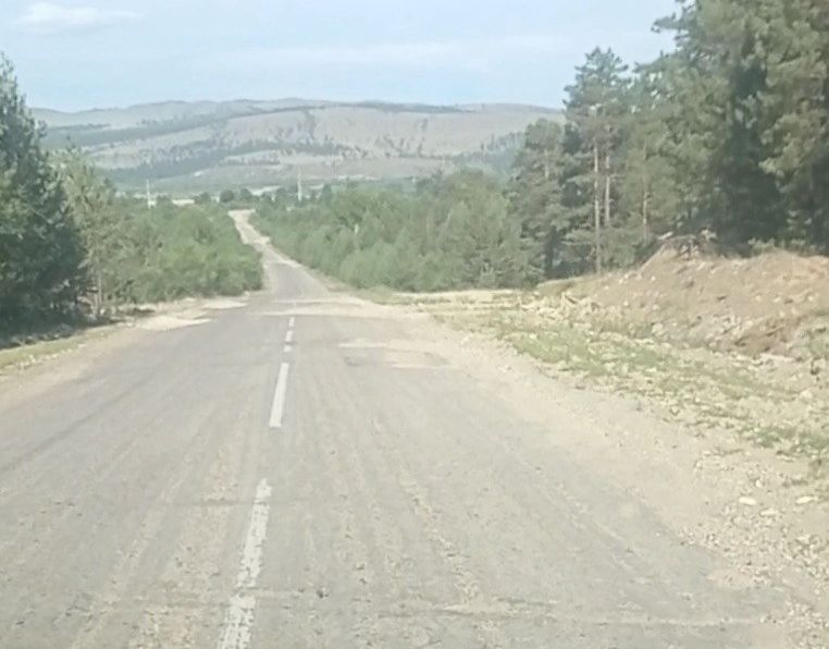 В Бурятии станет на одну ужасную дорогу меньше В 2026 году в Бурятии стартует масштабный ремонт дороги Кяхта–Наушки. Провести торги и определить подрядчика власти намерены уже в этом году. Всего отремонтируют 30 километров дороги, все работы завершат до 2029 года. #Бурятия Подробности в «Номер один» Сообщить нам свою новость можно по кнопке: Письмо в редакцию