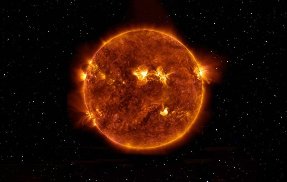 Астрономы зафиксировали более 50 сильных вспышек на Солнце с начала февраля При этом магнитные бури пока ожидаются слабыми отметили в лаборатории солнечной астрономии Института космических исследований РАН К Земле завтра должны начать приходить первые возмущения от начавшегося несколько дней назад всплеска солнечной активности пояснили учёные Подписаться на Говорит Москва Telegram VK MAX