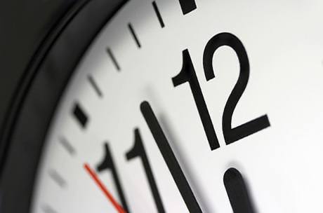 С 12 мая 2025 года режим комендантского часа на территории Запорожской области будет действовать с 23:00 до 05:00, то есть его продолжительность сокращается на один час Действие комендантского часа не распространяется на автомобильную дорогу М-14 «Одесса – Мелитополь – Новоазовск» от города Мелитополя до границы между Запорожской областью и Донецкой Народной Республикой и на автомобильную дорогу М-18 «Харьков – Симферополь – Ялта» от города Мелитополя до границы между Запорожской и Херсонской областями. Для транзитно проезжающих по Азовскому кольцу автомобилей ограничений не вводится.