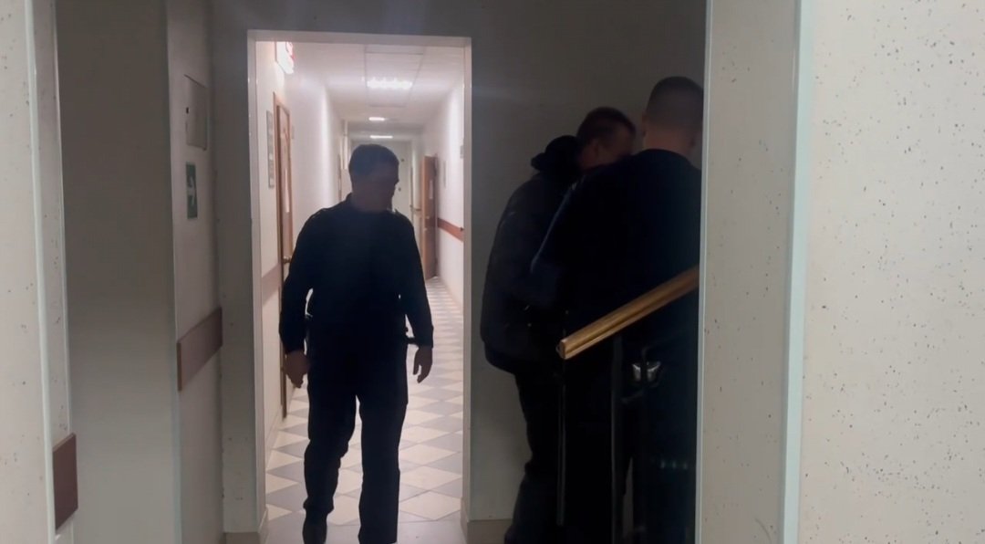 В Самарской области продавец ядовитого алкоголя получил 3 года колонии В своих сельских магазинах фигурант сбывал напитки с содержанием метилового спирта в сотни раз выше нормы   oboz info v samarskoj oblasti prodavets yadovitogo alkogolya poluchil 3 goda kolonii