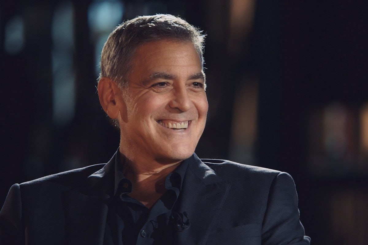 Джордж Клуни вместе с женой Амаль и двумя детьми получили гражданство Франции В 2021 году семья приобрела винодельческое поместье на юго востоке страны Актер делился что именно в этом доме они больше всего чувствуют себя счастливым Известно что Джим Джармуш так же собирается получить французское гражданство По словам режиссера он хочет найти место в которое ему удасться сбежать из Соединенных Штатов Больше новостей в Daily News