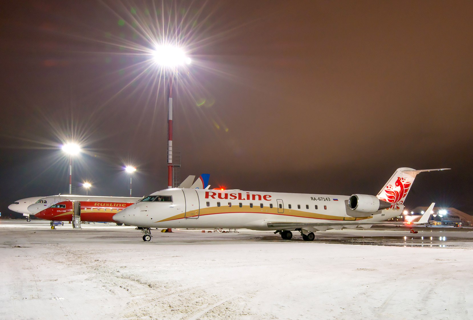 Авиакомпания РусЛайн выполнит рейсы из Перми в Ярославль и Сухум на новогодних каникулах Рейсы по направлению Пермь Ярославль Пермь запланированы на 6 и 8 января полёты в Сухум и обратно на 3 4 10 и 11 января Перевозка пассажиров будет осуществляться на комфортабельных 50 местных канадских самолётах Bombardier CRJ100 200 Борис Никитин новости