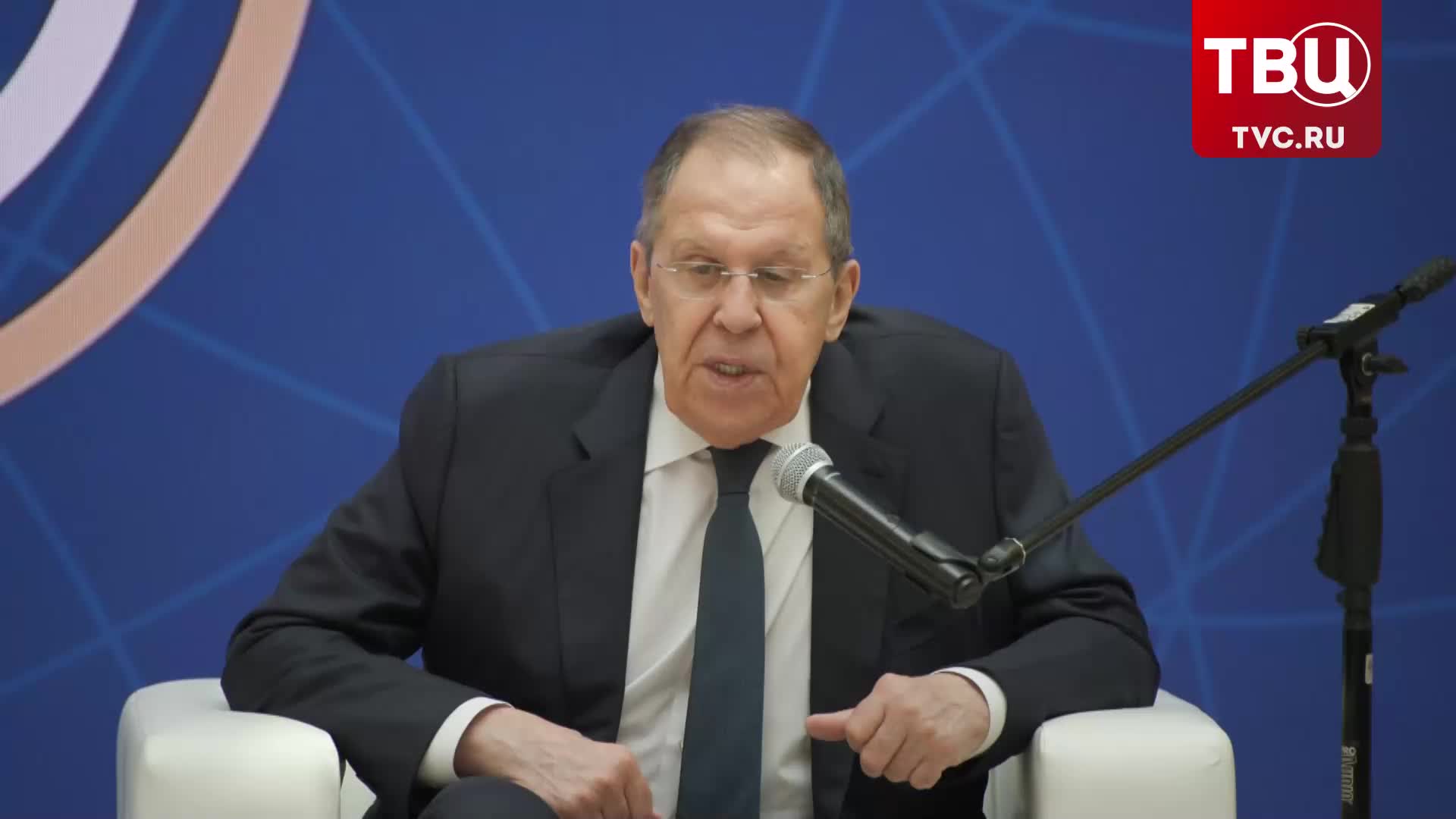 Лавров комментирует требования Зеленского о встрече с Путиным в Стамбуле