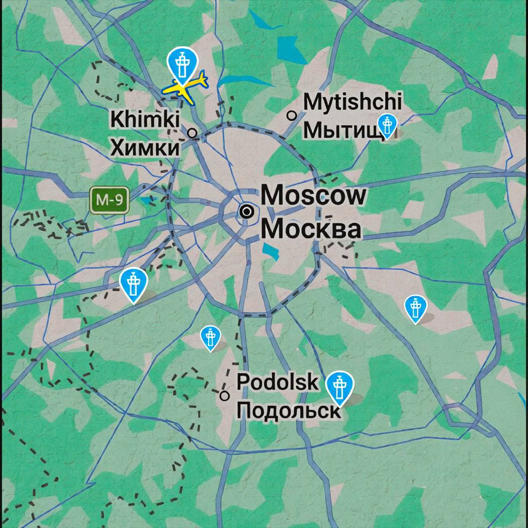 Семь беспилотников сбиты на подлёте к Москве Работа всех столичных аэропортов приостановлена О произошедшем сообщил Сергей Собянин На местах падения обломков задействованы экстренные службы Из за угрозы БПЛА временно закрыты Шереметьево Внуково Домодедово и Жуковский аэропорты не принимают и не отправляют рейсы МоскВайб подписаться
