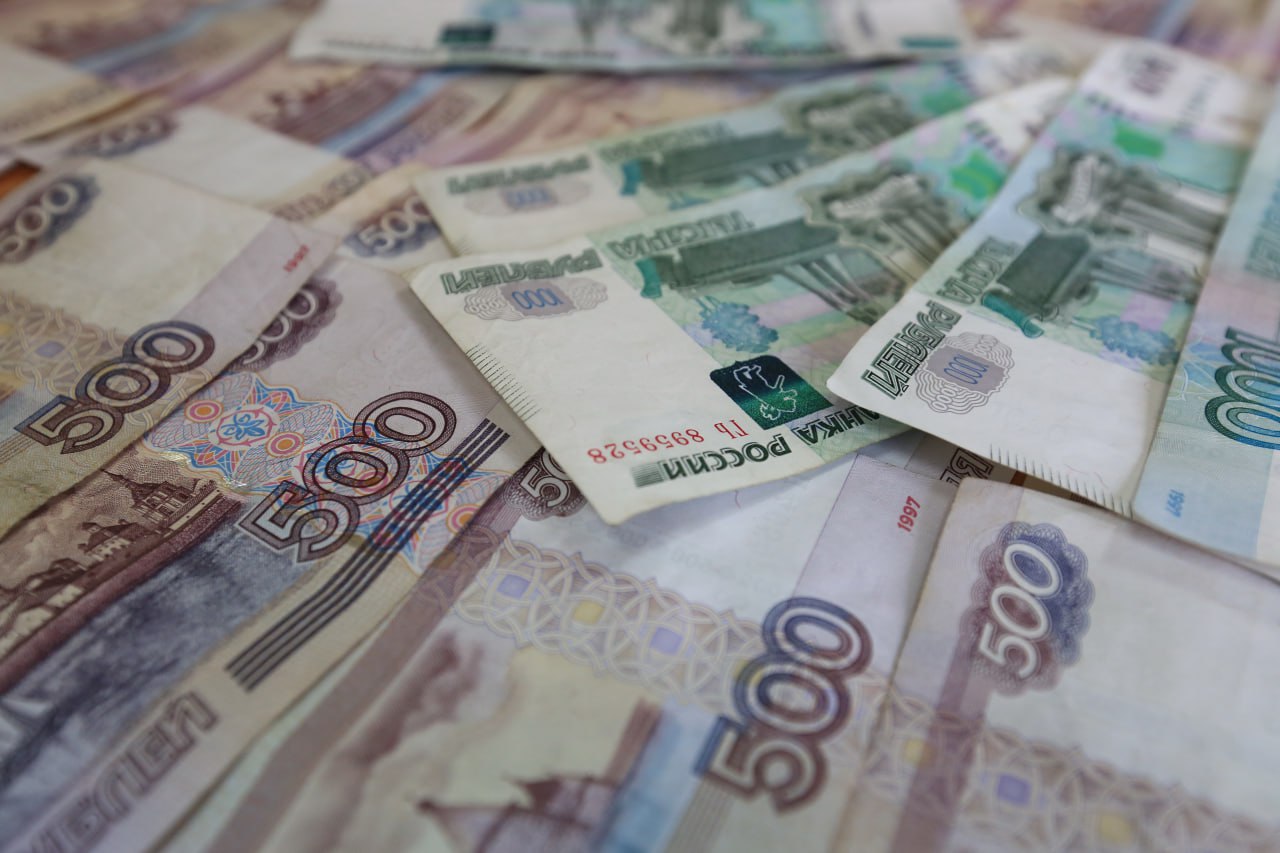 Новосибирск получит на год раньше дополнительный миллиард на ЖКХ Об этом сообщила пресс служба областной администрации со ссылкой на первого заместителя председателя Госдумы Александра Жукова По его словам штаб правительственной комиссии по региональному развитию в РФ одобрил перенос средств казначейского инфраструктурного кредита с 2026 года на 2025 год в объёме 1 млрд рублей Деньги направят на строительство двух канализационных коллекторов Первый в районе Ключ Камышенский Второй дублирующий канализационный коллектор вдоль Бердского шоссе В министерстве ЖКХ и энергетики Новосибирской области пояснили что перенос финансирования позволит уже в следующем году начать все процедуры связанные с созданием новых коммунальных объектов Подписаться на канал