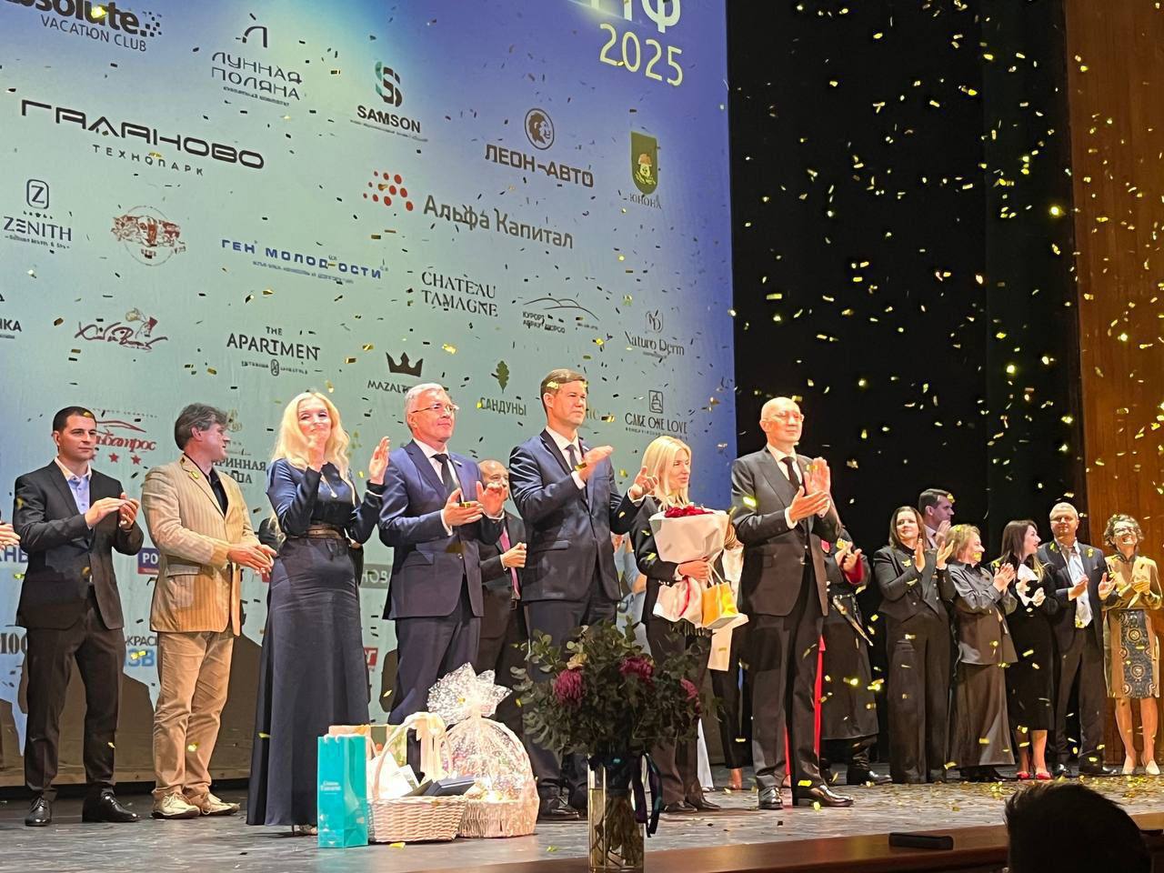 Копилка побед КубГУ пополняется В Краснодарском академическом театре драмы назвали лучших профессионалов 2025 года в 15 областях а также обладателя Гран при конкурса Триумф Анна Коваленко руководитель центра искусственного интеллекта заведующая кафедрой анализа данных и искусственного интеллекта Кубанского государственного университета одержала победу в номинации Триумф и образование и стала обладателем Гран при конкурса Поздравляем и желаем дальнейших побед Подписаться на МАХ кубгуобуспехе