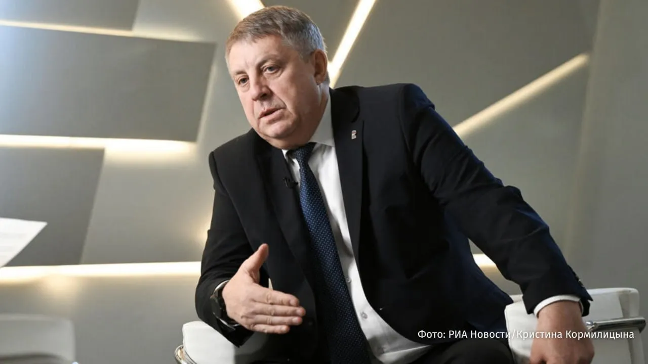 Экс губернатора Брянской области Александра Богомаза зарегистрировали депутатом Госдумы сообщается в постановлении Центральной избирательной комиссии РФ Передать вакантный мандат депутата Государственной думы Федерального Собрания Российской Федерации восьмого созыва зарегистрированному кандидату в депутаты Государственной думы РФ восьмого созыва федерального списка кандидатов выдвинутого политической партией Всероссийская политическая партия Единая Россия Богомазу Александру Васильевичу говорится в постановлении  Накануне в Кремле сообщили что Богомаз покинул пост главы региона Врио губернатора Брянской области был назначен Егор Ковальчук Больше новостей IZ RU в MAX