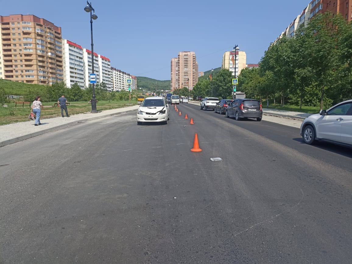 Подросток, попавший под машину в районе Снеговой Пади, перенёс три клинические смерти Мальчик получил тяжелую сочетанную травму, шок третьей степени. Он перенёс три клинические смерти и в настоящий момент находится в реанимации под контролем специалистов. С начала летних каникул в Приморье 40 несовершеннолетних стали участниками ДТП, 17 из них — водители и пассажиры мопедов или велосипедов. Обязательно расскажите детям о правилах безопасности на дорогах и будьте предельно внимательны за рулём Источник: ОТВ.Происшествия