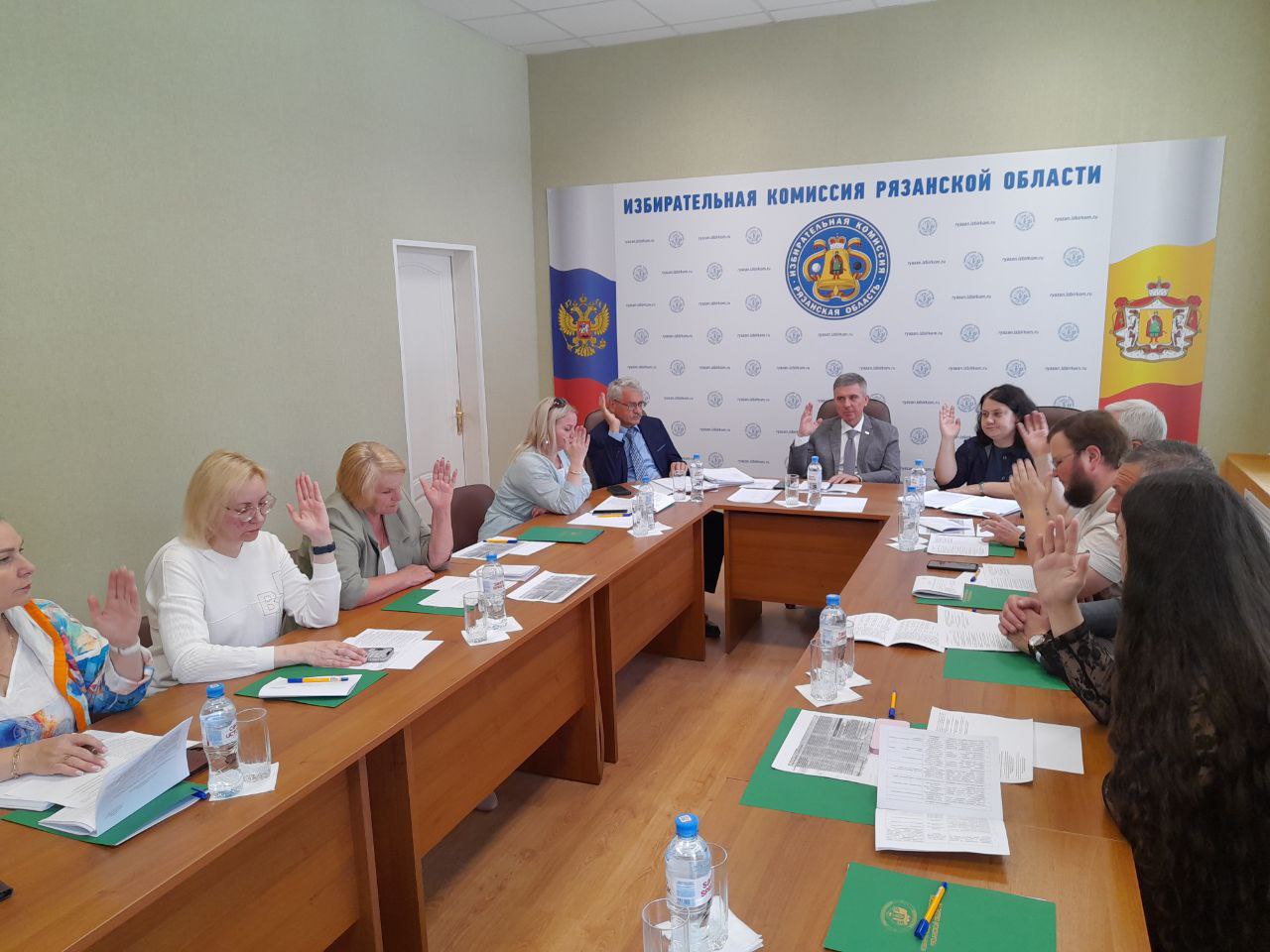 Выборы в Рязанской области будут трёхдневными Решение принято на заседании регионального избиркома. Голосование, в том числе на выборах в облдуму, пройдёт в трёхдневный срок – 12, 13 и, в Единый день голосования, 14 сентября.