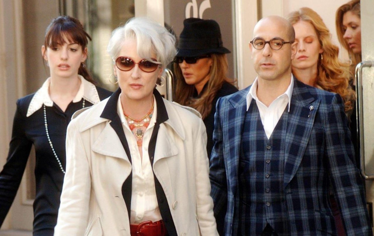 Продолжение фильма «Дьявол носит Prada» выйдет в зарубежный прокат 1 мая 2026 года. Хотя в 2024 году сообщалось, что Мэрил Стрип, Энн Хэтэуэй, Стэнли Туччи и Эмили Блант, сыгравшие в оригинале, вернутся к своим ролям, их участие в сиквеле до сих пор не подтверждено. Сюжет новой части расскажет о том, как Миранда Пристли продолжит строить свою карьеру на фоне краха печатных СМИ в наше время. «Кинопоиск Новости»