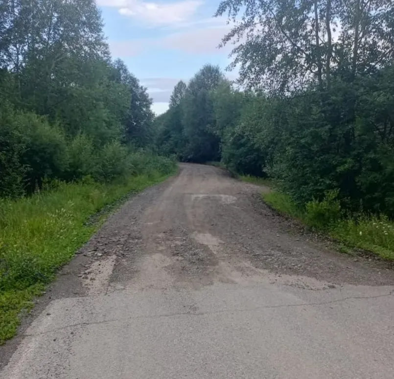 Режим повышенной готовности ввели в округе Приамурья из-за угрозы паводков В Сковородинском округе Приамурья ввели режим повышенной готовности. На контроле находится ситуация на реке Большой Невер, сообщает региональный Центр ГЗ и ПБ. В селе Невер из-за повышения уровня воды в реке 22 июля в 00:00 было зафиксировано подтопление дорожного полотна по улице Гоголя. Вода с дороги сошла к 06:00, уровень воды в реке снизился на 15-20 см за 6 часов, угрозы жилым домам нет. В связи со сложной гидрологической обстановкой с 08:00 силы и средства Сковородинского муниципального звена РСЧС переведены в режим функционирования "Повышенная готовность". ТЕЛЕПОРТ.РФ – здесь все об Амурской области Написать нам