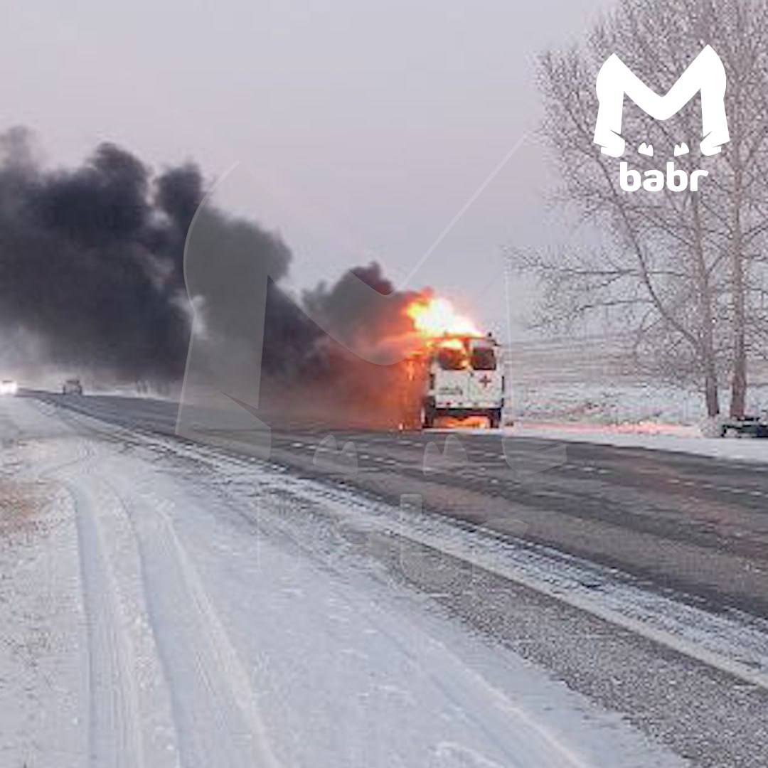 На Качугском тракте горит машина скорой помощи  Скорая везла пациентку из Качуга в Иркутск, сообщает Babr mash. Пожарные уже работают на месте, подробности выясняем.