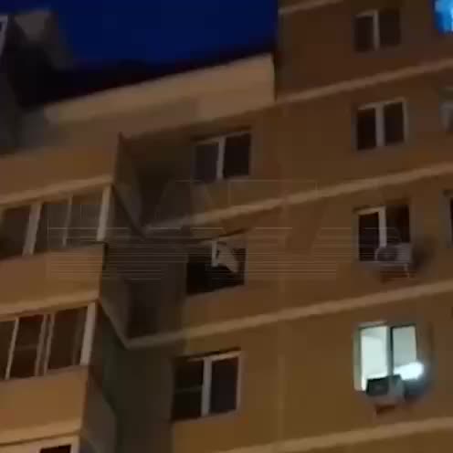 Трагические инциденты в Волгограде и Звенигороде: падение мужчины и нападение на пожилую женщину