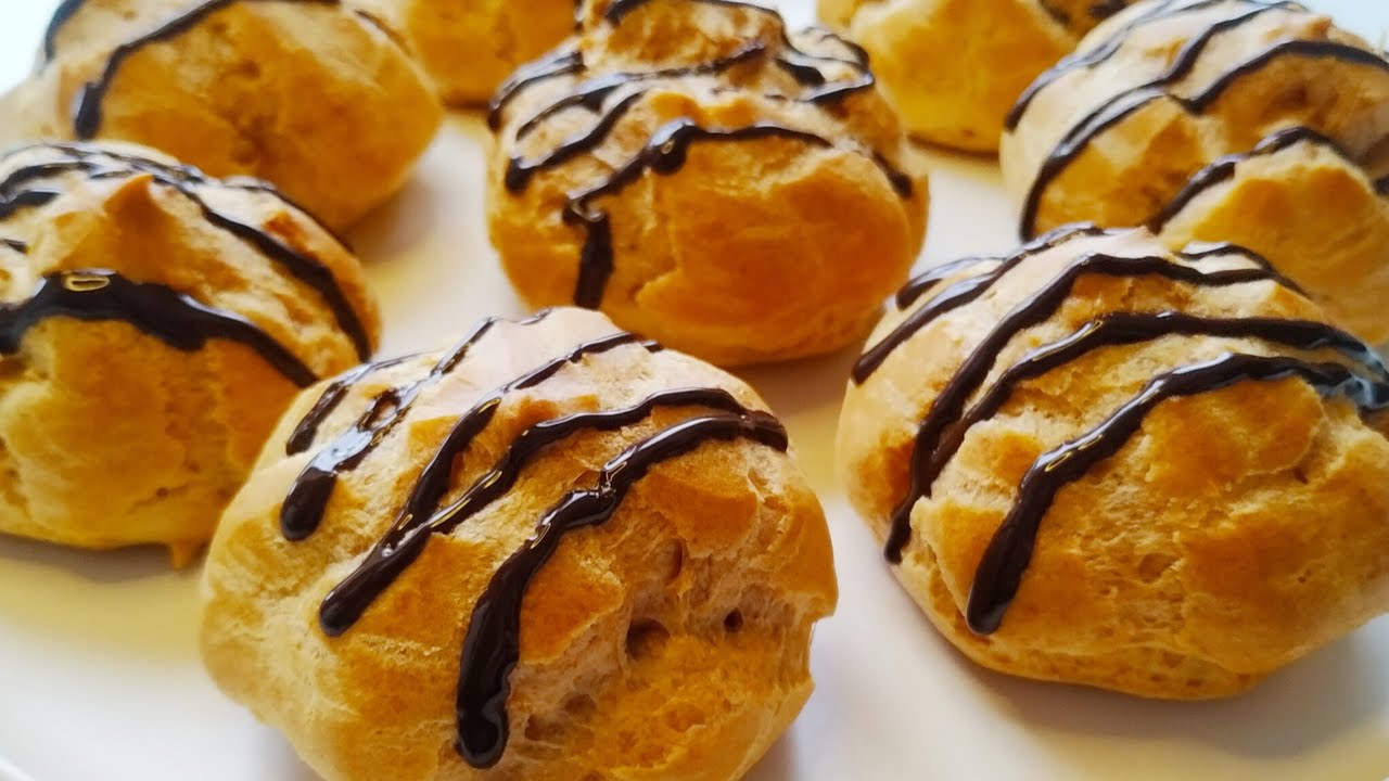 Праздники сегодня Игнатьев день День научной фантастики День профитролей День мягких подушек Именины отмечают Ян Игнат Иван Даниил Антон      События в этот день 1839 Луи Дагер произвёл первую фотосъёмку Луны 1910 В Москве впервые состоялись соревнования летающих авиамоделей 1959 Произведен успешный запуск первой автоматической межпланетной станции Луна 1