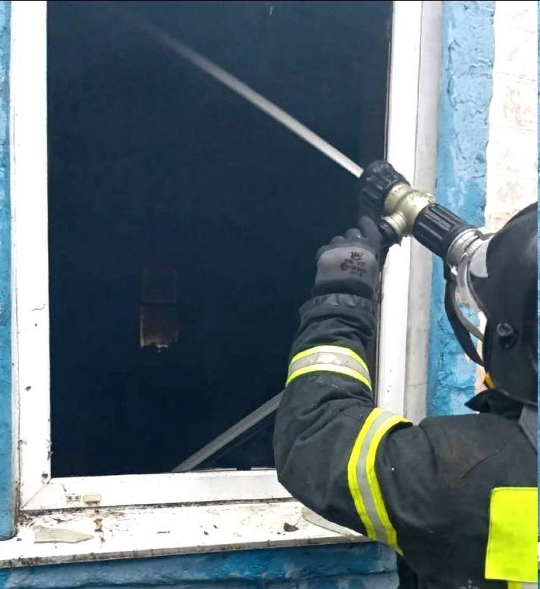 В Воловском районе пенсионер погиб при пожаре в собственном доме   newslipetsk ru fn 1756348 html Загорелось утром во вторник 18 ноября Сигнал о пожаре поступил в экстренные службы в 8 часов На место выехал расчет 17 й пожарно спасательной части   Прислать новость Подписаться