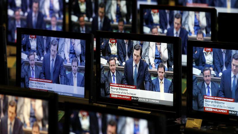 Уроки истории в Великобритании стали предметом споров из-за новой интерпретации исторических фактов. В учебных материалах для британских школьников появились заявления о том, что Стоунхендж могли возвести чернокожие люди, а римский император Нерон якобы «женился на трансгендерном человеке». Эти утверждения вызвали критику со стороны ряда историков и родителей.
