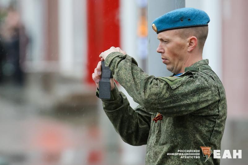 Центр Оренбурга перекроют в честь Дня ВДВ Ограничения движения транспорта будут временными, сообщили в администрации Оренбурга. В субботу, 2 августа, с 09:00 до 14:00 для движения транспорта будут перекрыты улица Максима Горького от Дмитриевского до Каширина , улица Правды от Пролетарской до Левашова , улица Пушкинская от Пролетарской до 9 Января , улица Кирова от Пролетарской до Чичерина .