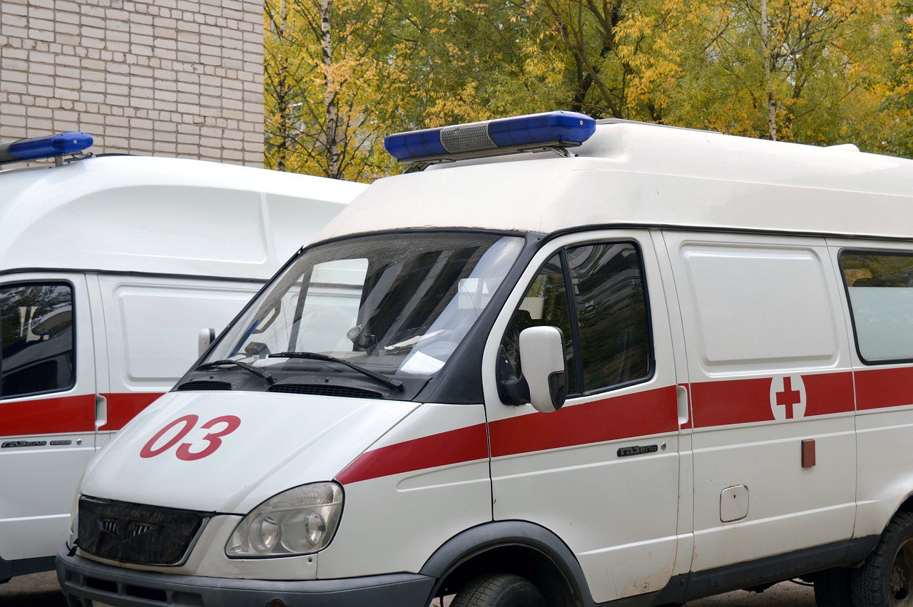На Ставрополье мальчик выпил пива и попал в реанимацию Инцидент произошел в Георгиевском округе. Несовершеннолетний купил в магазине 1,5-литровую бутылку пива. После употребления напитка мальчик попал в реанимацию. Медики спасли ребенка. Его мать привлекли к административной ответственности. Женщина должна будет выплатить штраф в размере 1500 рублей, сообщил глава муниципалитета Андрей Зайцев в своем телеграм-канале. Отметим, что сведений о том, когда это случилось и понес ли наказание продавец, руководитель округа не привел.