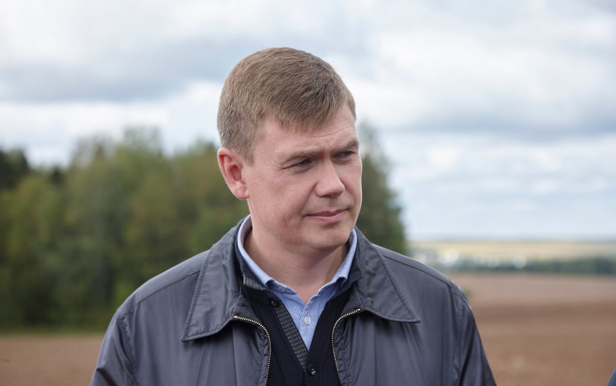 Новая работа Бывший министр энергетики ЖКХ и госрегулирования тарифов Удмуртии экс замглавы администрации Ижевска экс руководитель регоператора по обращению с ТКО Спецавтохозяйство Иван Маринин с 13 января стал генеральным директором ООО Агентство коммерческой недвижимости Об этом сообщает телеграм канал Коммерсантъ Удмуртия ООО было зарегистрировано в Ижевске в мае 2013 года занимается арендой и управлением недвижимостью Учредителем является Антон Кудрин среднесписочная численность работников 1 чел Напомним Иван Маринин покинул пост руководителя ООО Спецавтохозяйство в августе 2025 г после 7 лет работы на этой должности Подписаться на нас Telegram MAX