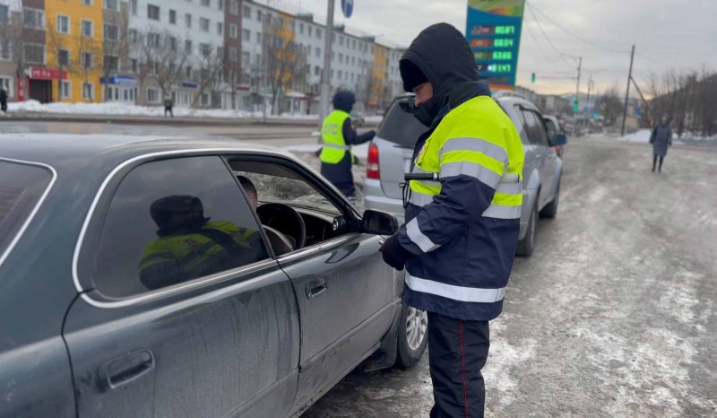 За два дня на дорогах Камчатки поймали 10 пьяниц в машинах  В краевом управлении Госавтоинспекции рассказали результаты массовых проверок на дорогах края, которые проводили 31 декабря и 1 января. Полицейские следили как за водителями, так и за пешеходами. Подробности по ссылке: