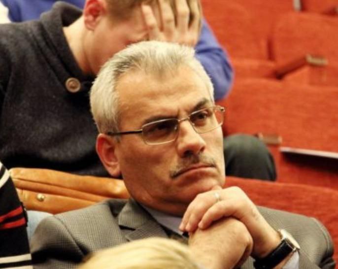 Лидера азербайджанской диаспоры лишили российского гражданства Лидер региональной национально-культурной автономии азербайджанцев Московской области Эльшан Ибрагимов лишён гражданства России и выдворен из России, об этом сообщают азербайджанские СМИ По другим данным, его действительно лишили гражданства, но пока не депортировали В телефонном разговоре с редакцией Oxu.Az он подтвердил данную информацию. На вопрос "С чем вы связываете данное решение российских властей?" он отказался отвечать: "Через несколько дней я буду на Родине, в Азербайджане, тогда и дам комментарии". Новости из мира вечной борьбы