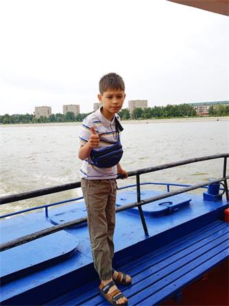 ВниманиеРозыск Сотрудники отдела полиции 6 УМВД России по городу Омску устанавливают местонахождение несовершеннолетнего Максима Жараспаева 2014 года рождения С заявлением о розыске сына в полицию обратилась мать Накануне вечером около 19 00 часов 10 летний школьник отпросился ненадолго погулять но до сих пор не вернулся Ранее несовершеннолетний допускал самовольные уходы Приметы Максима на вид 10 11 лет смуглый рост 130 худощавого телосложения волосы темные глаза большие карие Был одет в черную шапку коричневую с оранжевыми крапинками куртку синие джинсы черные сапоги Если вы располагаете информацией которая поможет разыскать Максима Жараспаева позвоните в полицию по телефонам 102 79 34 02