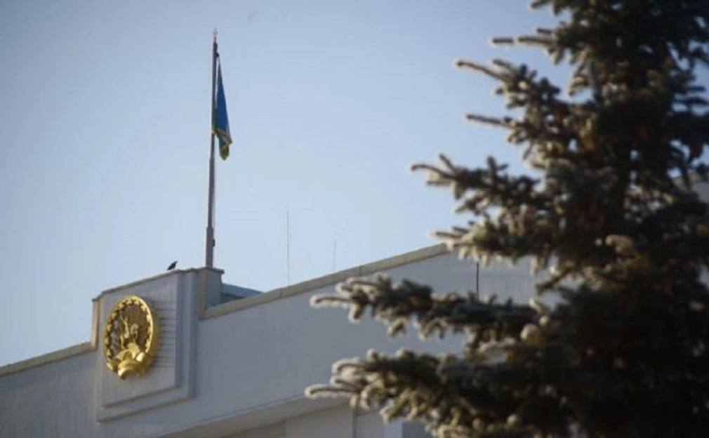 Хабиров отменил решение о выделении участка под придорожный комплекс  Глава Башкирии Радий Хабиров признал утратившим силу свое распоряжение о выделении топливной компании «Ирбис-РБ» участка под придорожный комплекс на трассе М-5 в Юматово. Документ о выделении инвестору земли без торгов был подписан еще в июле 2021 года. Участок площадью 49,9 тыс. кв. м расположен в Юматовском сельсовете Уфимского района, кадастровая стоимость — 58,8 млн руб. Его выделяли компании под реализацию масштабного инвестпроекта по возведению объекта придорожного сервиса.  В Минэкономразвития Башкирии сообщили РБК Уфа, что у инвестора изменились инвестнамерения по данному проекту. Причины и подробности решения не уточняются.  «Ирбис» реализует несколько проектов по строительству придорожных комплексов в Башкирии. В июне на полях ПМЭФ стало известно, что в реализации проектов группы компаний примет участие банк «Дом.РФ». Компании предоставят разнообразные финансовые инструменты, включая кредитные продукты, обсуждается открытие линии овердрафта. Общий объем инвестиций в проект в форме капитальных вложений оценивается в 1,5 млрд руб. за пять лет.    РБК-УФА