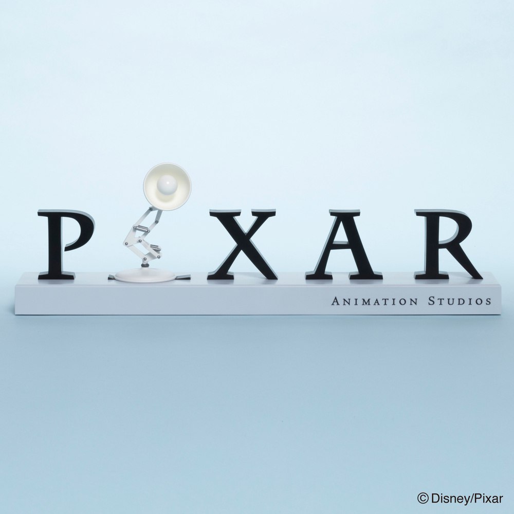 «Живая» лампа в стиле Pixar  Apple поделилась достижениями в области домашней робототехники и показала прототип танцующей умной лампы на видео.  В коммерческое производство именно эта лампа, скорее всего, не пойдёт. Наработки лягут в основу других устройств Apple — например, HomePod с экраном и роботизированной рукой, который станет центром умного дома от Apple.  Релиз такого HomePod ожидается в 2026–27 году, ожидаемая цена — 1000 долларов  ~96 700 рублей .  Редакция ШМЕЛЬ