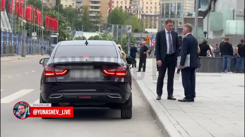 Максим Соколов сменил Mercedes на Lada Aura после общественного обсуждения