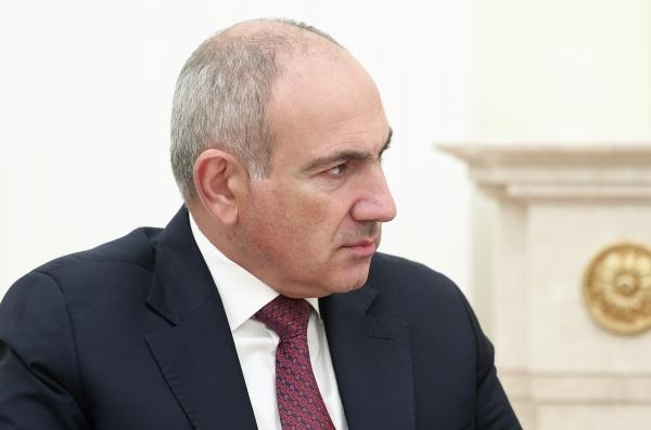 Пашинян сообщил о планах начать строительство Маршрута Трампа в 2026 году Новая автомагистраль должна соединить западные районы Азербайджана с его эксклавом Нахичеванской автономной республикой До конца этого года мы должны описать все детали на бумаге Мы должны договориться в первой половине 2026 года а во второй половине должны начать строительные работы Таков план сказал премьер министр Армении Никол Пашинян на заседании Национального собрания республики Подписаться на Говорит Москва Telegram VK MAX