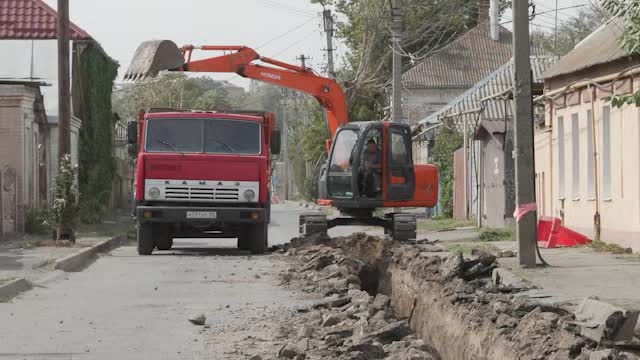 В Мелитополе начался капитальный ремонт водопровода на улице Луначарского