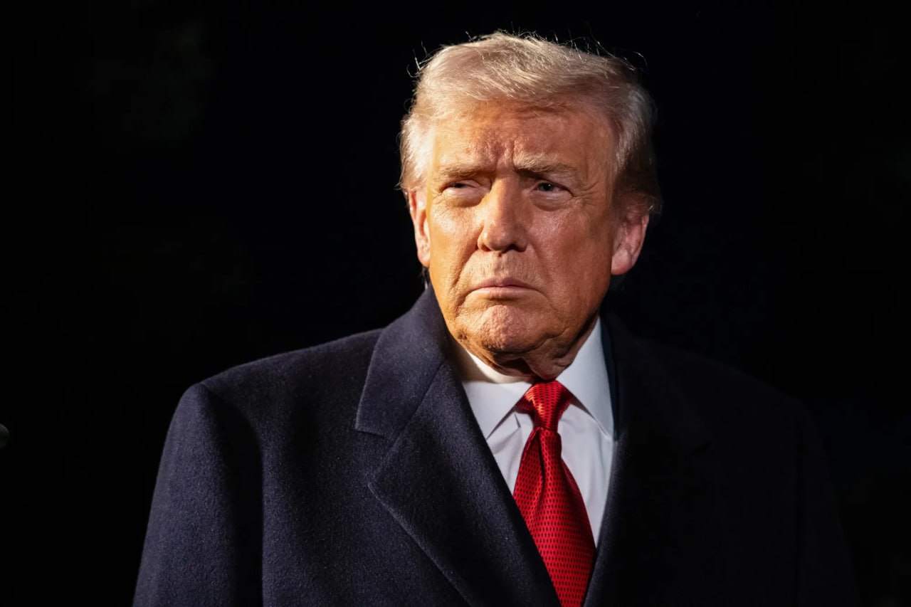 Трамп не будет баллотироваться в вице президенты на выборах 2028 года Некоторые сторонники предлагали схему по которой другой политик мог бы занять пост президента и затем уйти в отставку передав власть Дональду Трампу Однако сам он назвал такую идею слишком хитрой и отверг возможность участия Трамп добавил что у Республиканской партии будет сильная команда кандидатов на следующих выборах включая Марко Рубио и Джей Ди Вэнса kursivm kursiv news