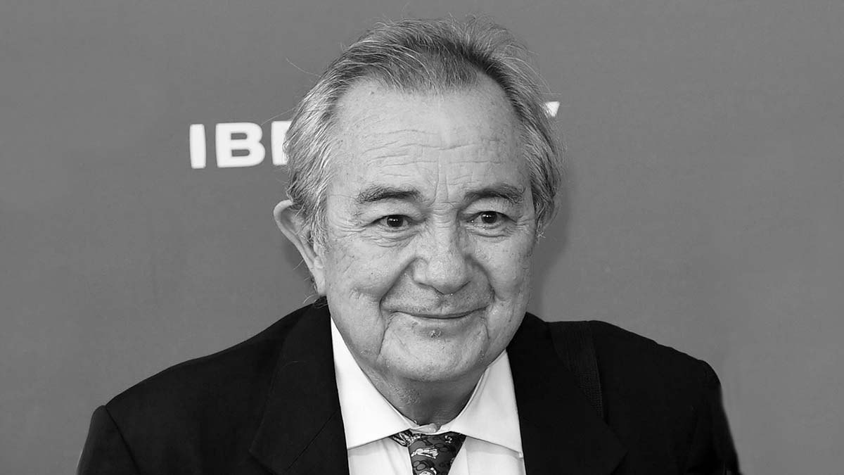Умер итальянский актер Ремо Джироне сыгравший Тано Каридди в сериале Спрут Известный итальянский актер Ремо Джироне получивший широкую известность благодаря роли мафиози Тано Каридди в культовом сериале Спрут скончался в Монако на 77 м году жизни сообщает агентство ANSA Подробнее   anhor uz world italia 2 anhoruz Новости события мнения Мобильное приложение IOS Android