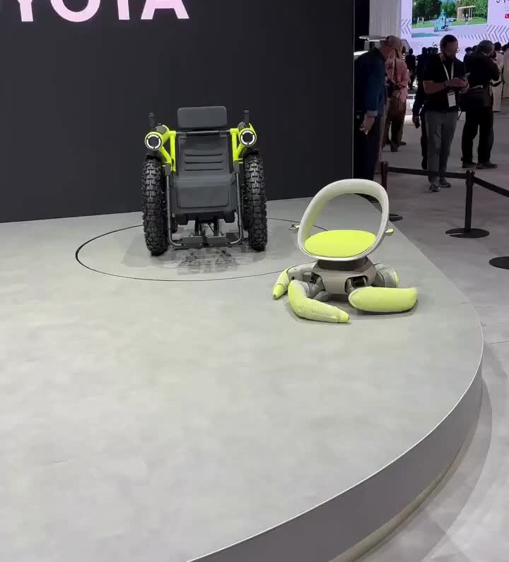 Toyota представляет концептуальное кресло Walk Me на Japan Mobility Show 2025