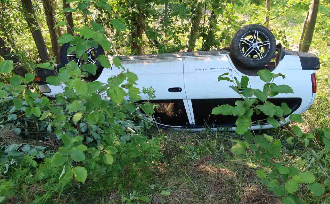 15 летним угонщикам вынесли приговор на Камчатке Один из них получил условный срок другого отправили в учреждение закрытого типа Шалость привела двух 15 летних подростков на скамью подсудимых Они угнали и разбили чужой автомобиль Сами чудом не пострадали Их уголовное дело было рассмотрено в Елизовском районном суде и закончилось обвинительным приговором передаёт ИА Камчатское время Подробности по ссылке kamtime ru article 0be639b4 5eff 49b7 b66d cd848f424990 Предложка МАХ